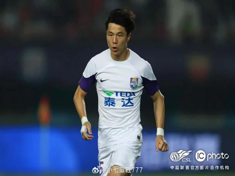 欢迎球员明天回到家乡，从上海海港转会加盟武汉三镇足球俱乐部